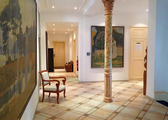 Great View Floor Spacious Flat With Pool And Gym